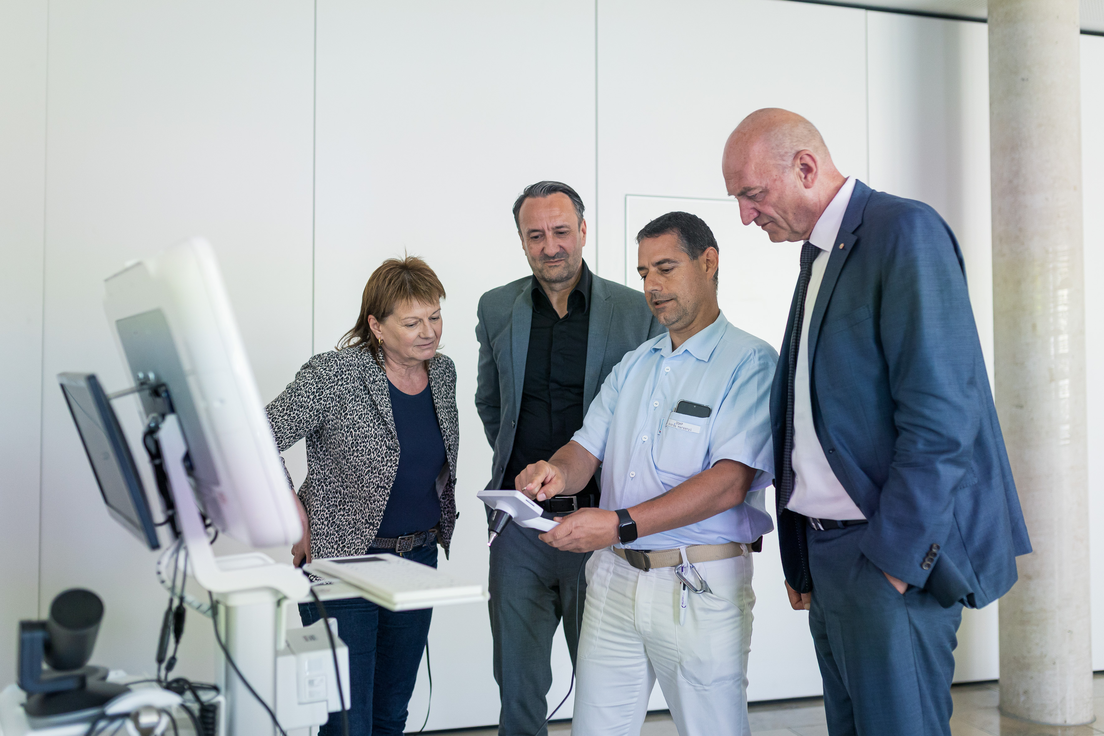 Dr. Dörfel besuchte das Digitale Pflegeheim 